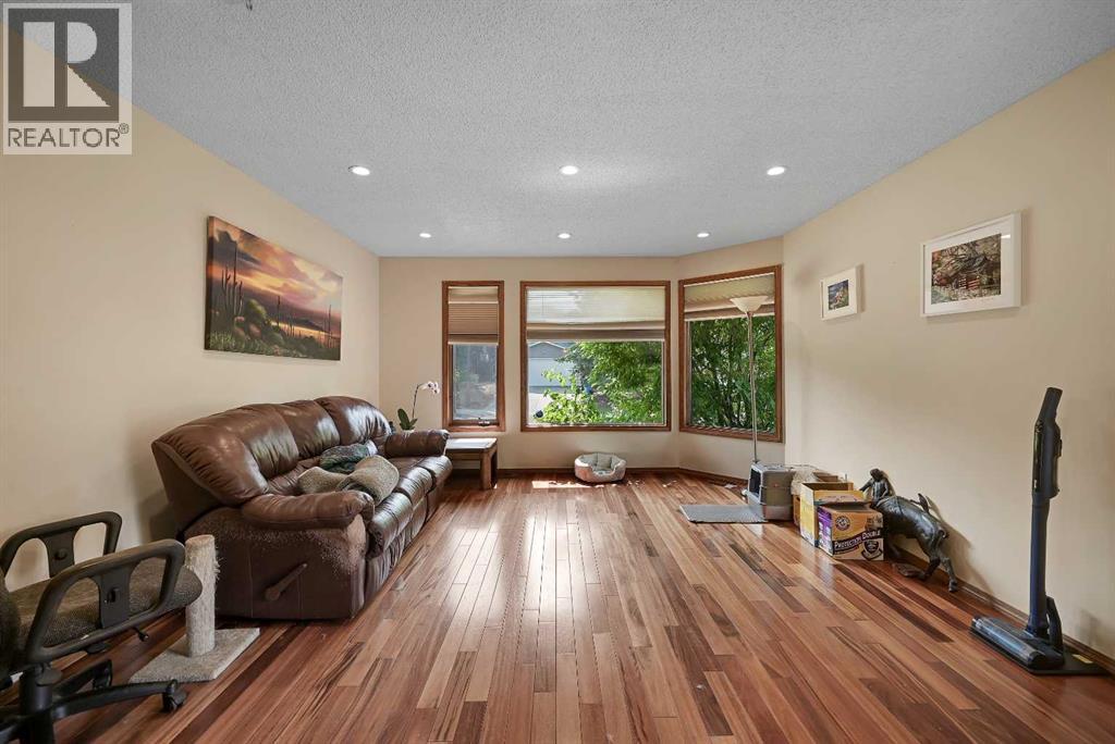 80 Edforth Way Nw Property Photo 7