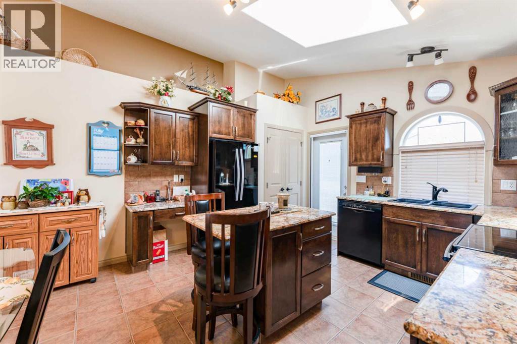 414 Gateway Crescent S Property Photo 10