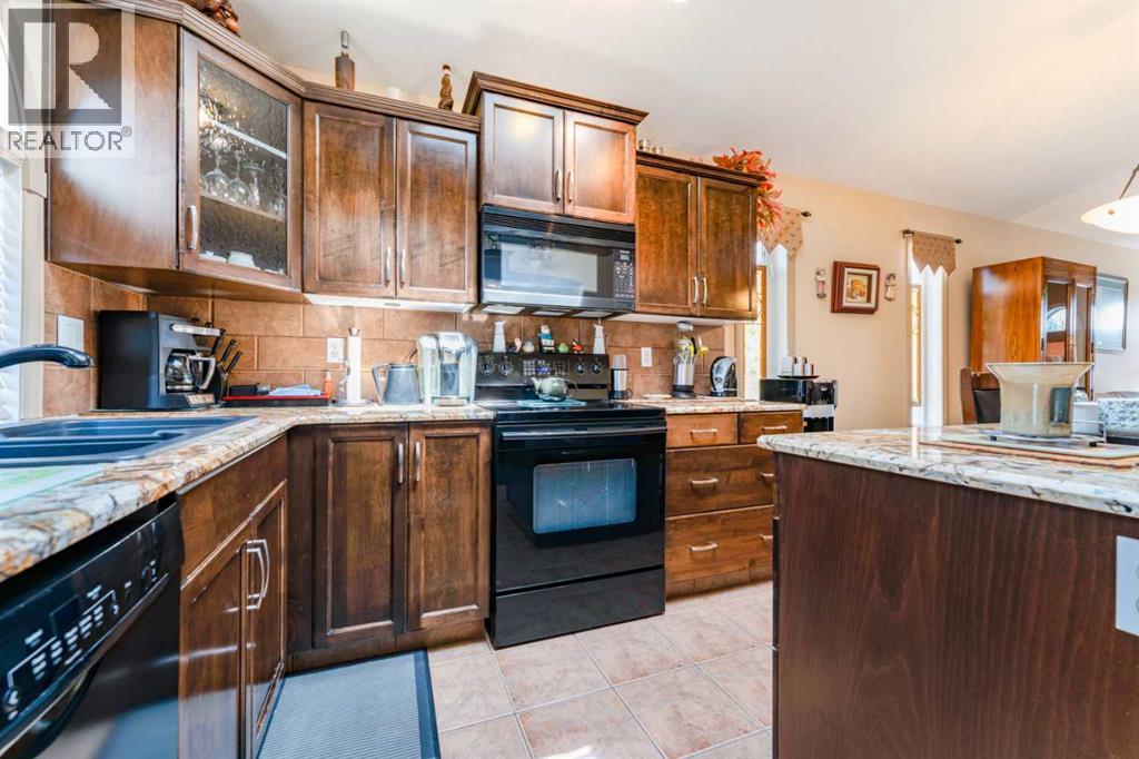 414 Gateway Crescent S Property Photo 11
