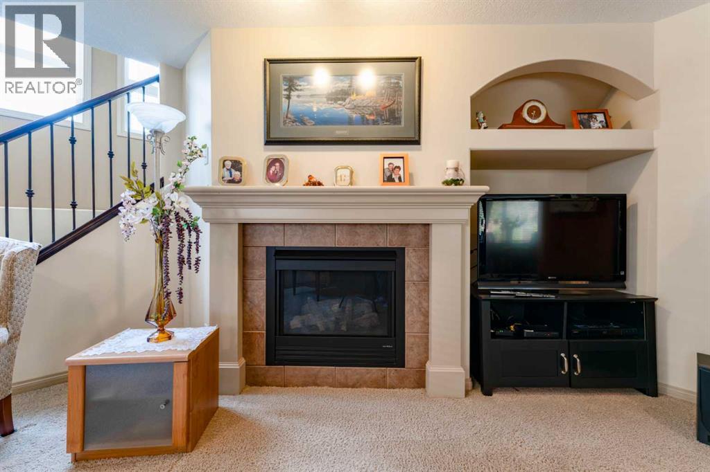 414 Gateway Crescent S Property Photo 28