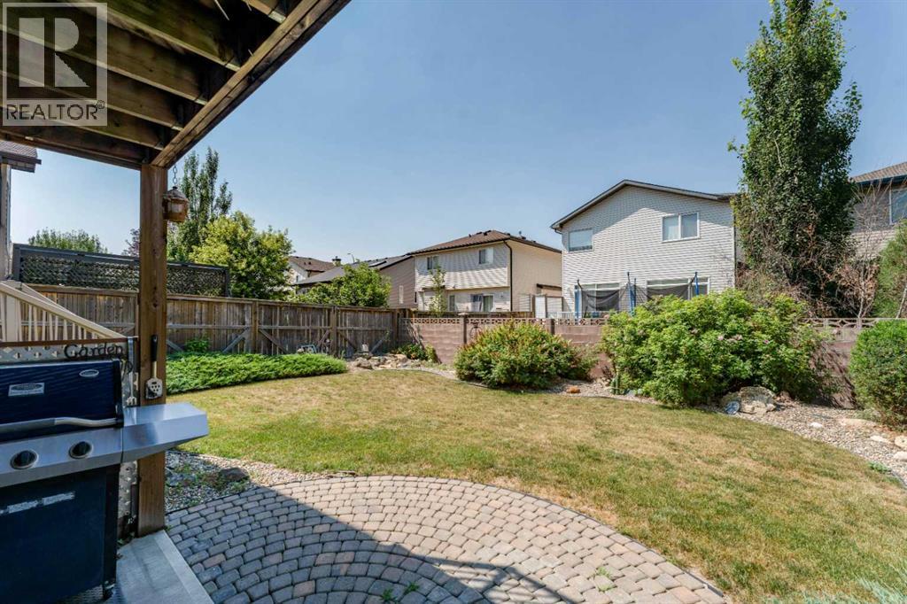 414 Gateway Crescent S Property Photo 39