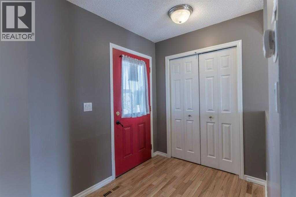 57 Royal Birch Crescent Nw Property Photo 2
