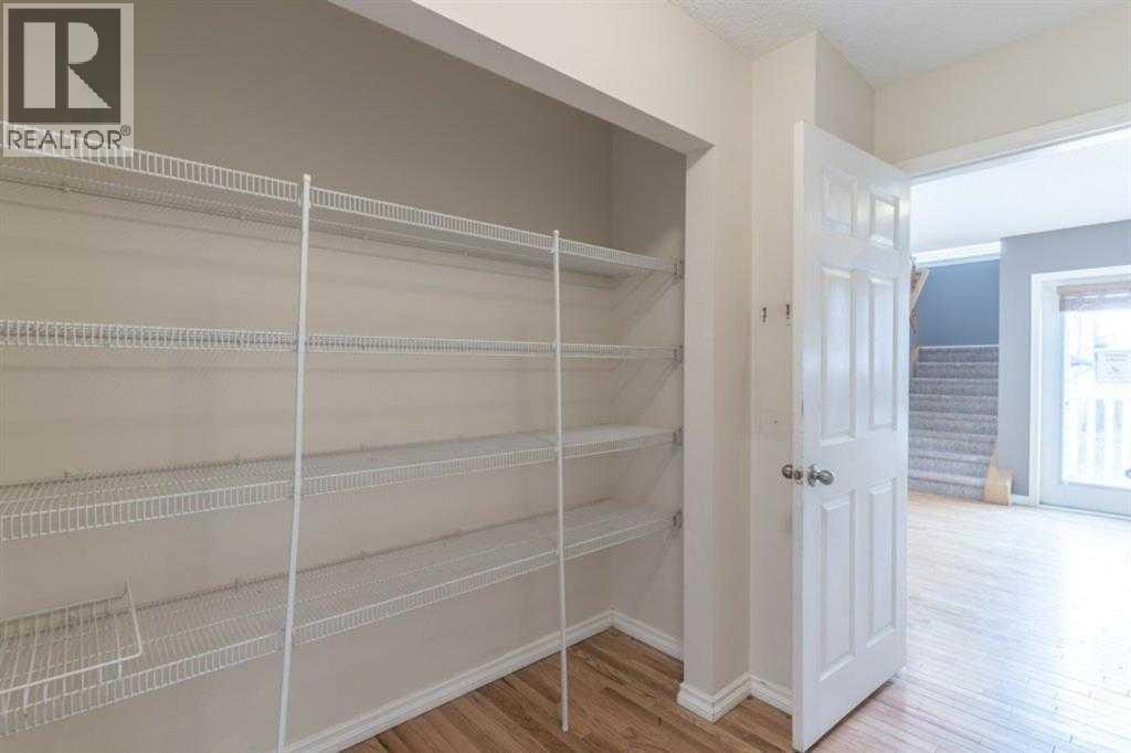 57 Royal Birch Crescent Nw Property Photo 9