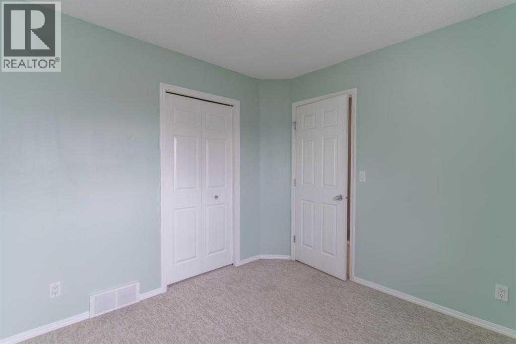 57 Royal Birch Crescent Nw Property Photo 18