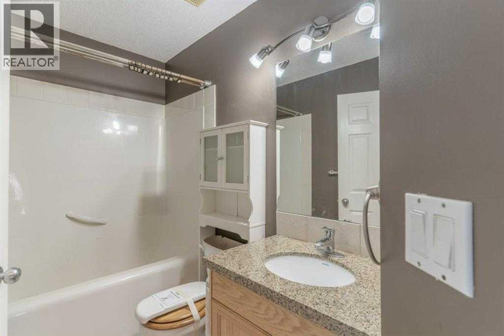 57 Royal Birch Crescent Nw Property Photo 21