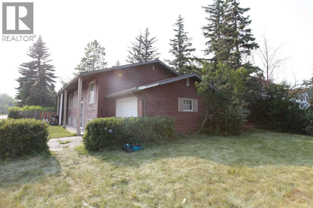 904 73 Avenue Sw Property Photo 2