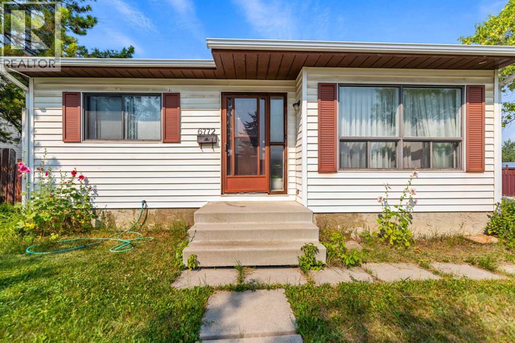 6772 Temple Drive NE Property Photo 1