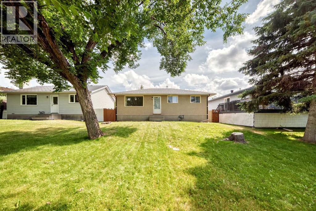 3238 32a Avenue Se Property Photo 1