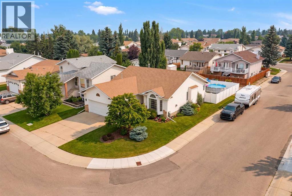 70 Densmore Crescent Property Photo 1
