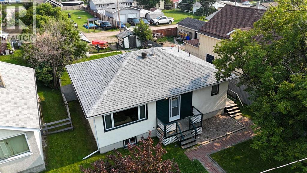 5127 6 Avenue Property Photo 2