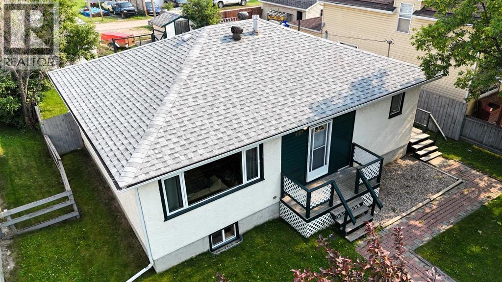 5127 6 Avenue Property Photo 3