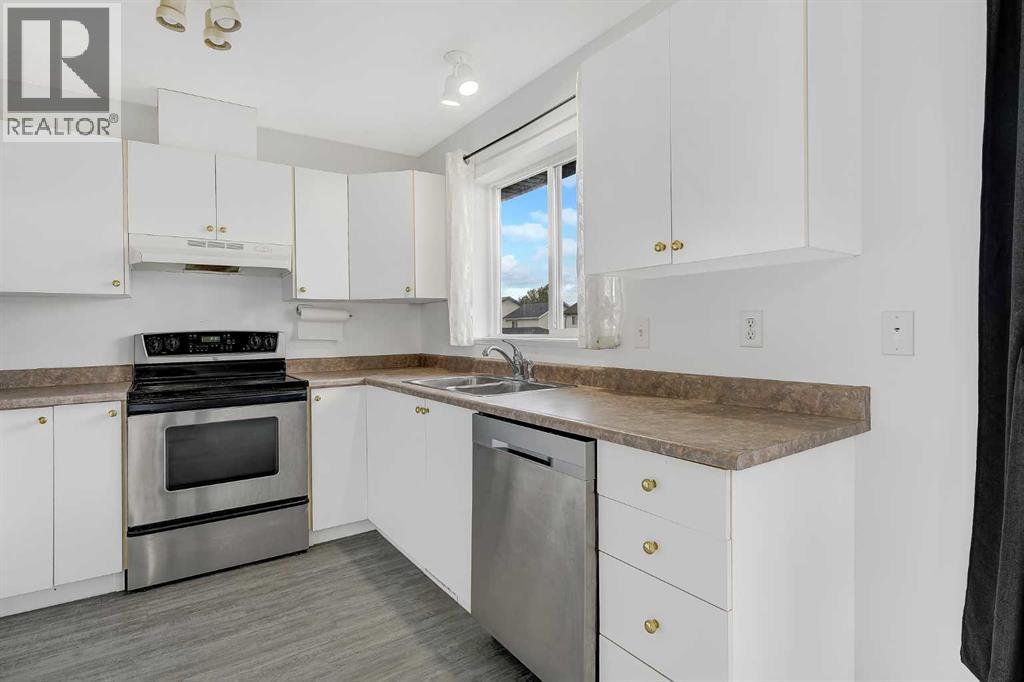 7209 105 Street Property Photo 2