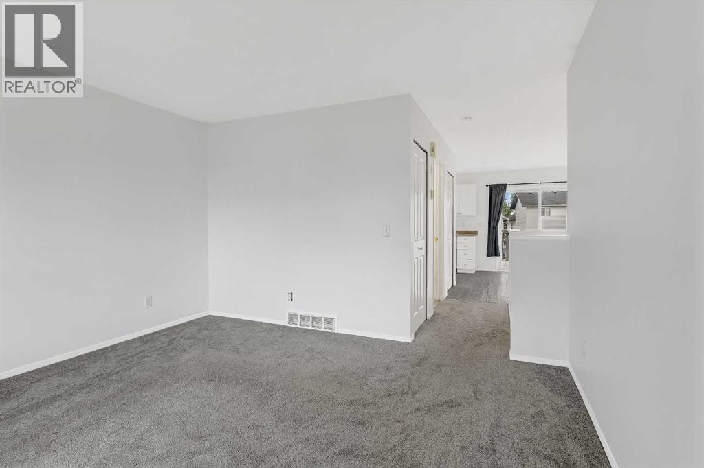 7209 105 Street Property Photo 9