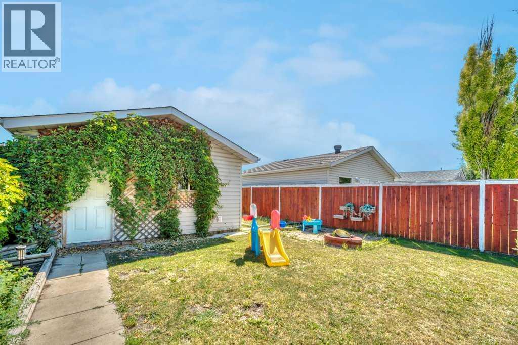 118 Tarington Close Ne Property Photo 6
