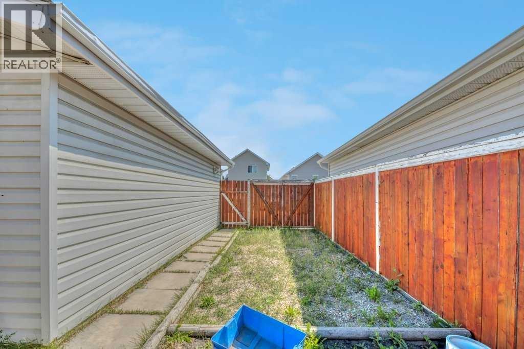 118 Tarington Close Ne Property Photo 8