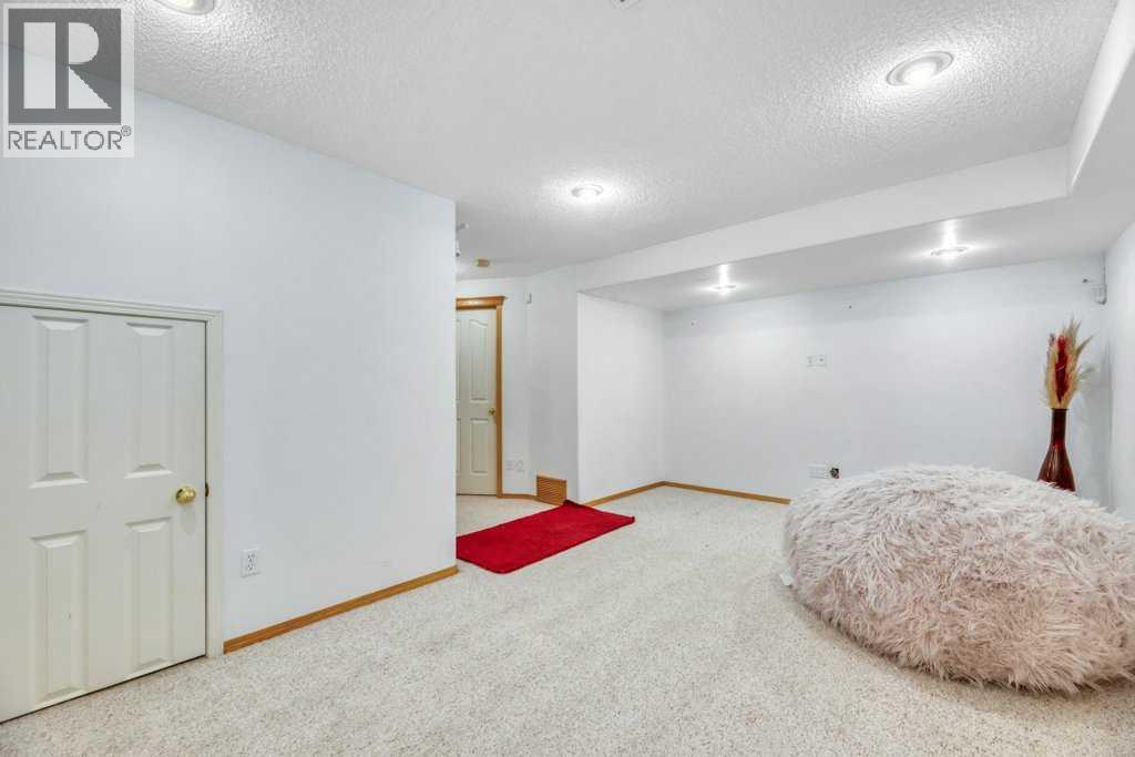 118 Tarington Close Ne Property Photo 37