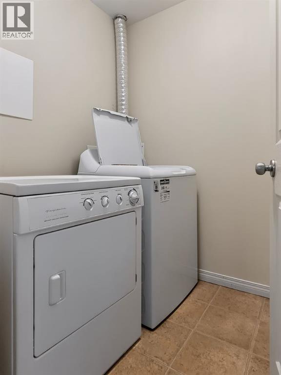 9810 96 Street Property Photo 14
