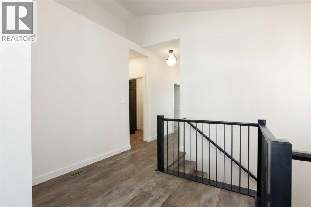 562 Malahat Green W Property Photo 2