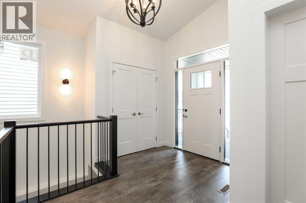 562 Malahat Green W Property Photo 3