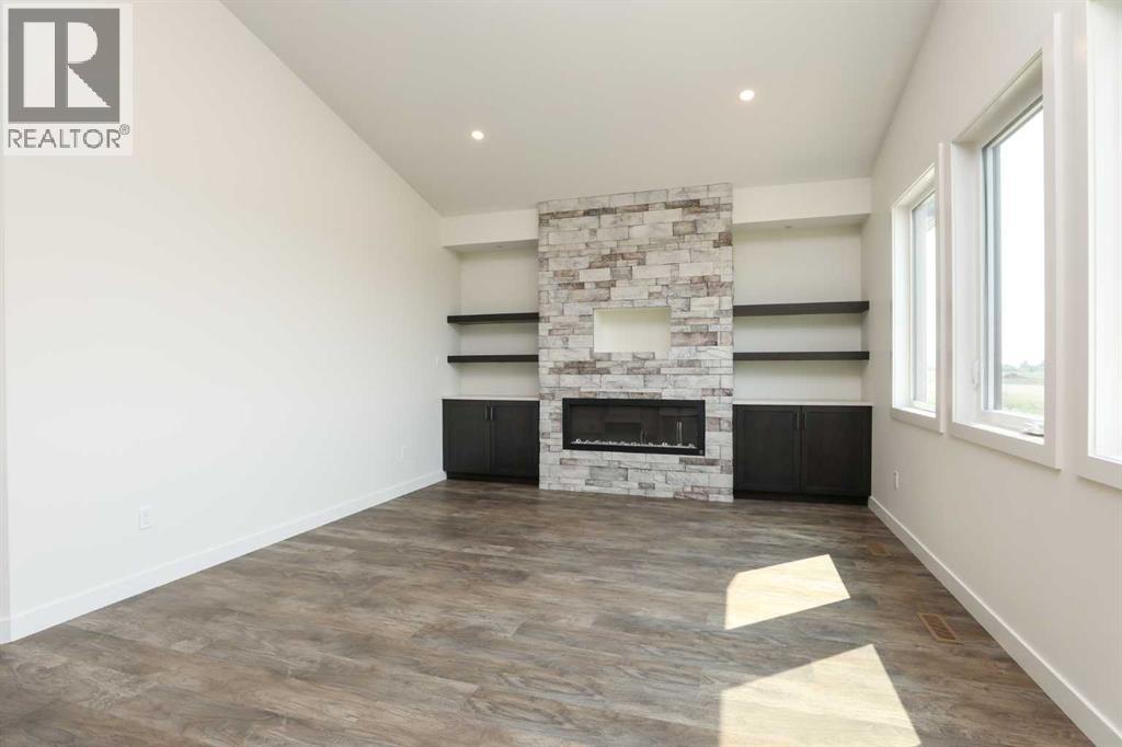 562 Malahat Green W Property Photo 12