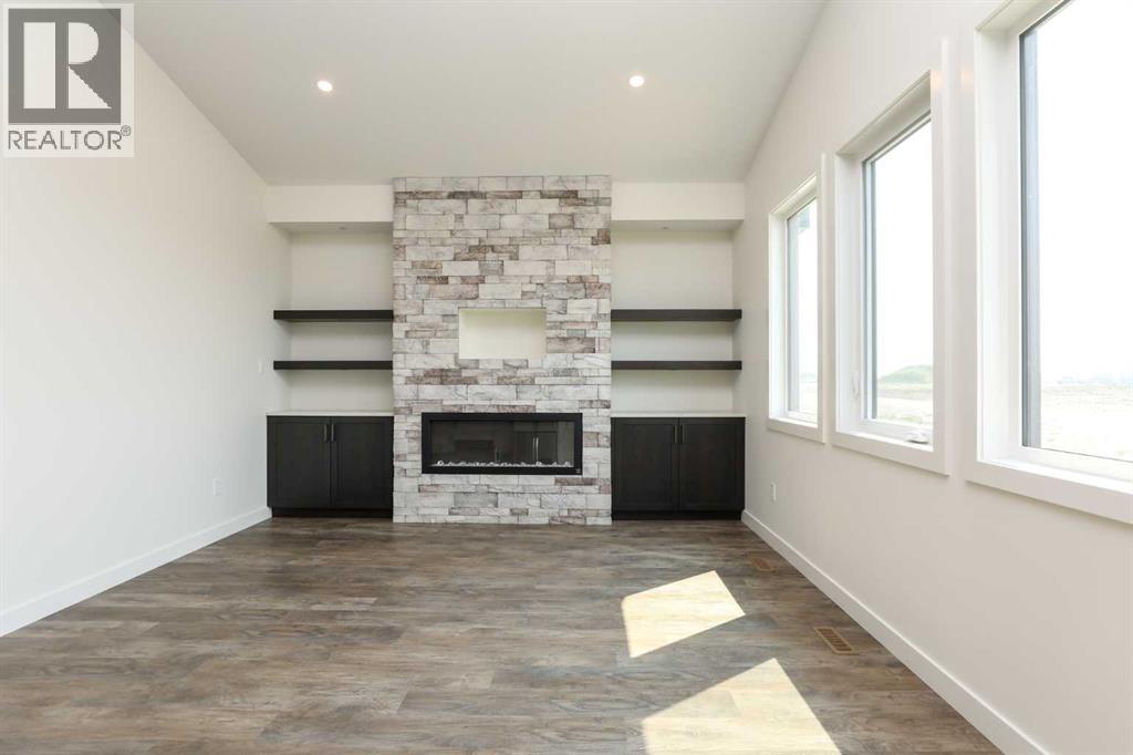 562 Malahat Green W Property Photo 13