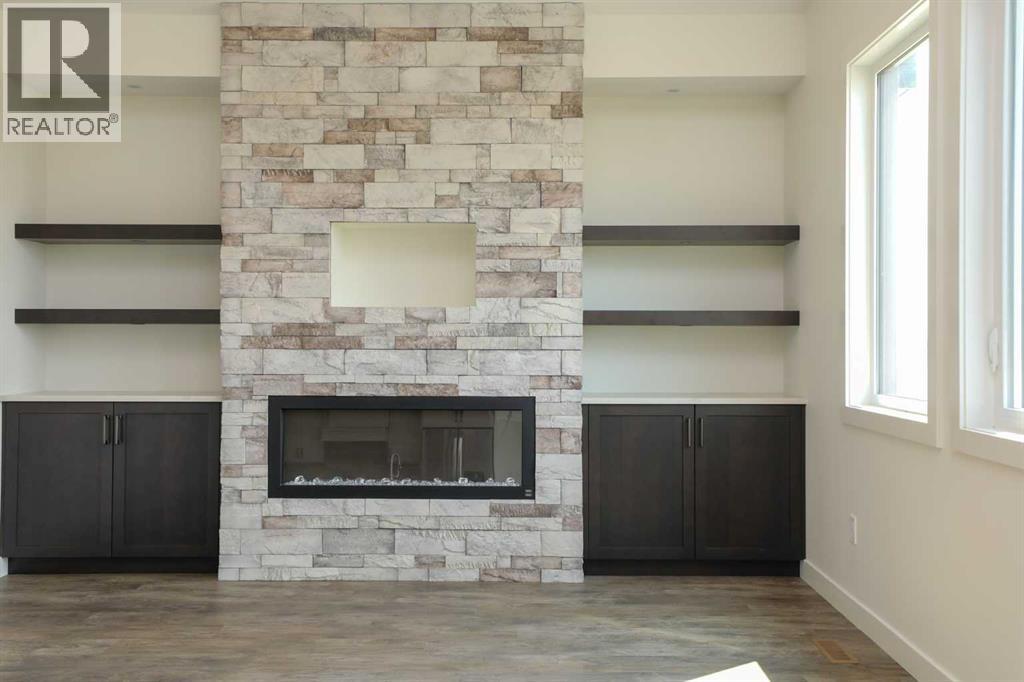 562 Malahat Green W Property Photo 14