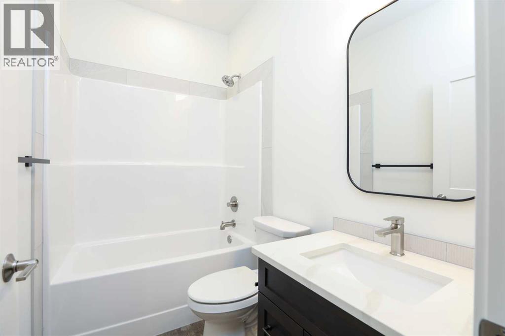 562 Malahat Green W Property Photo 17