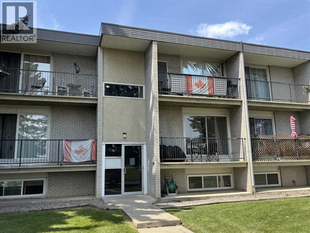 218 Mayor Magrath Drive North Photo de la propriété 1
