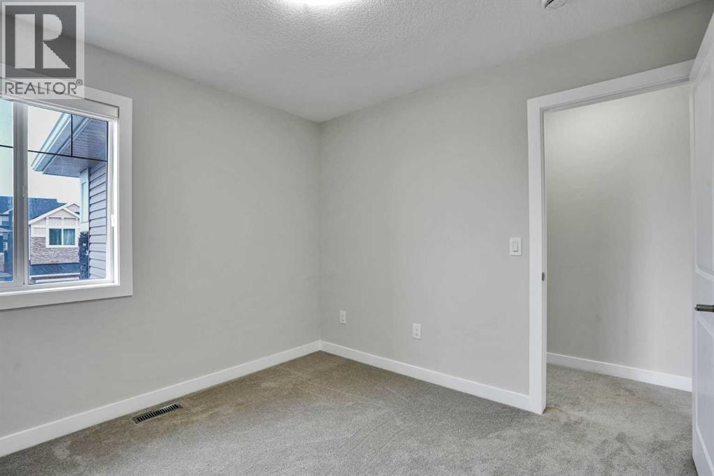 368 Nolanhurst Crescent Nw Property Photo 15