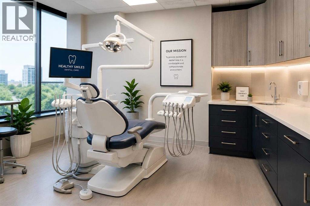 111 Dental Ne Property Photo 1