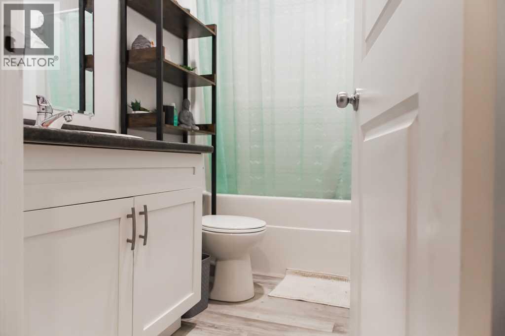 9514 112 Property Photo 37