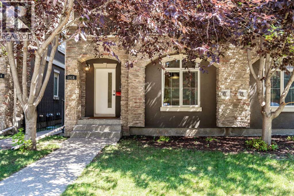1918 36 Street SW Property Photo 1