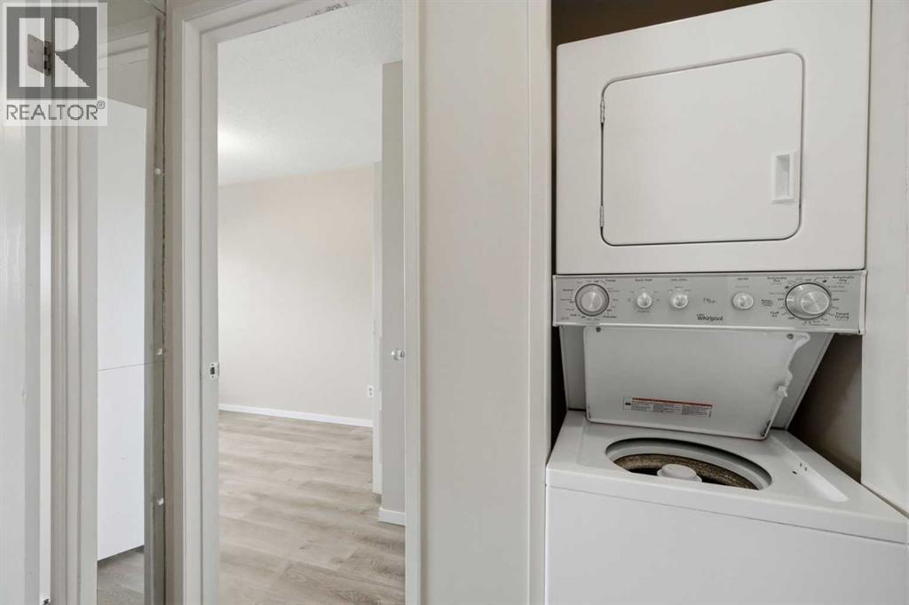 2706 46 Street Se Property Photo 9