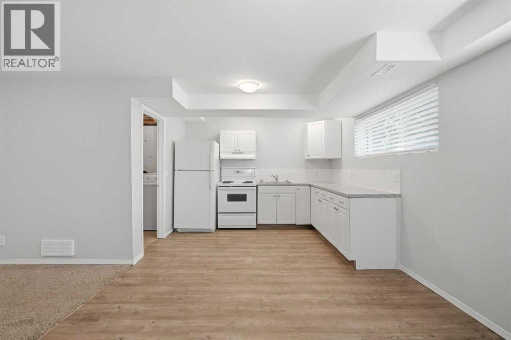 2706 46 Street Se Property Photo 11