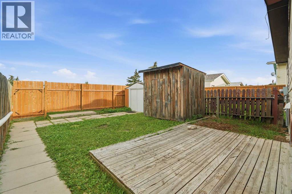 2706 46 Street Se Property Photo 22