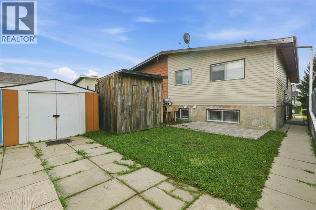 2706 46 Street Se Property Photo 23