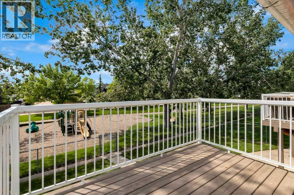 9 Tanner Close Se Property Photo 4