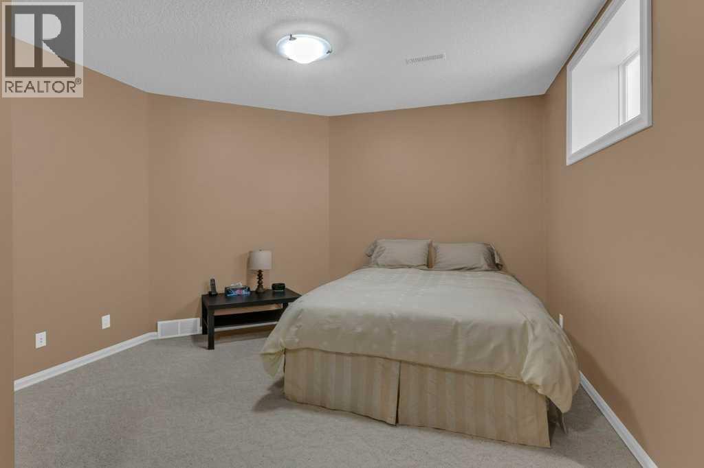 9 Tanner Close Se Property Photo 37