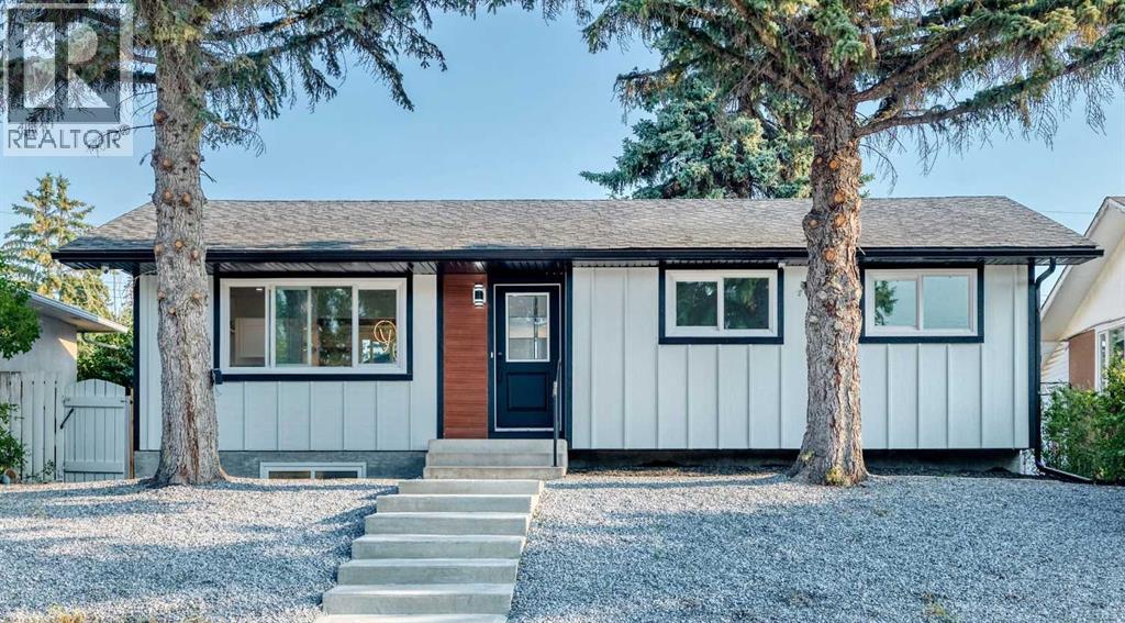 808 Avonlea Place Se Property Photo 1