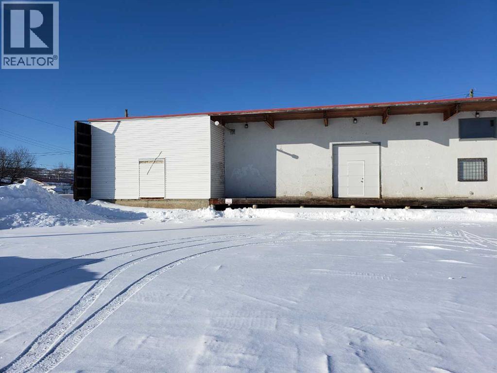 9510 90 Avenue Property Photo 2