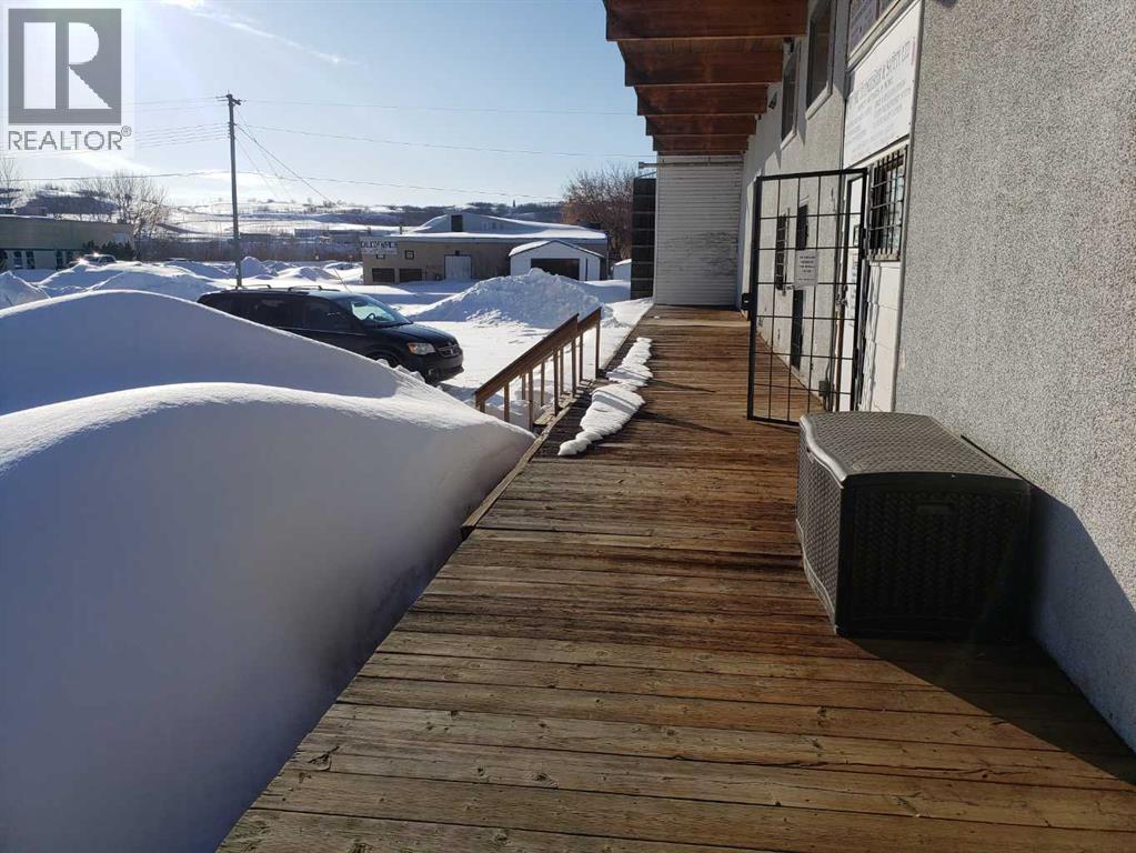 9510 90 Avenue Property Photo 4