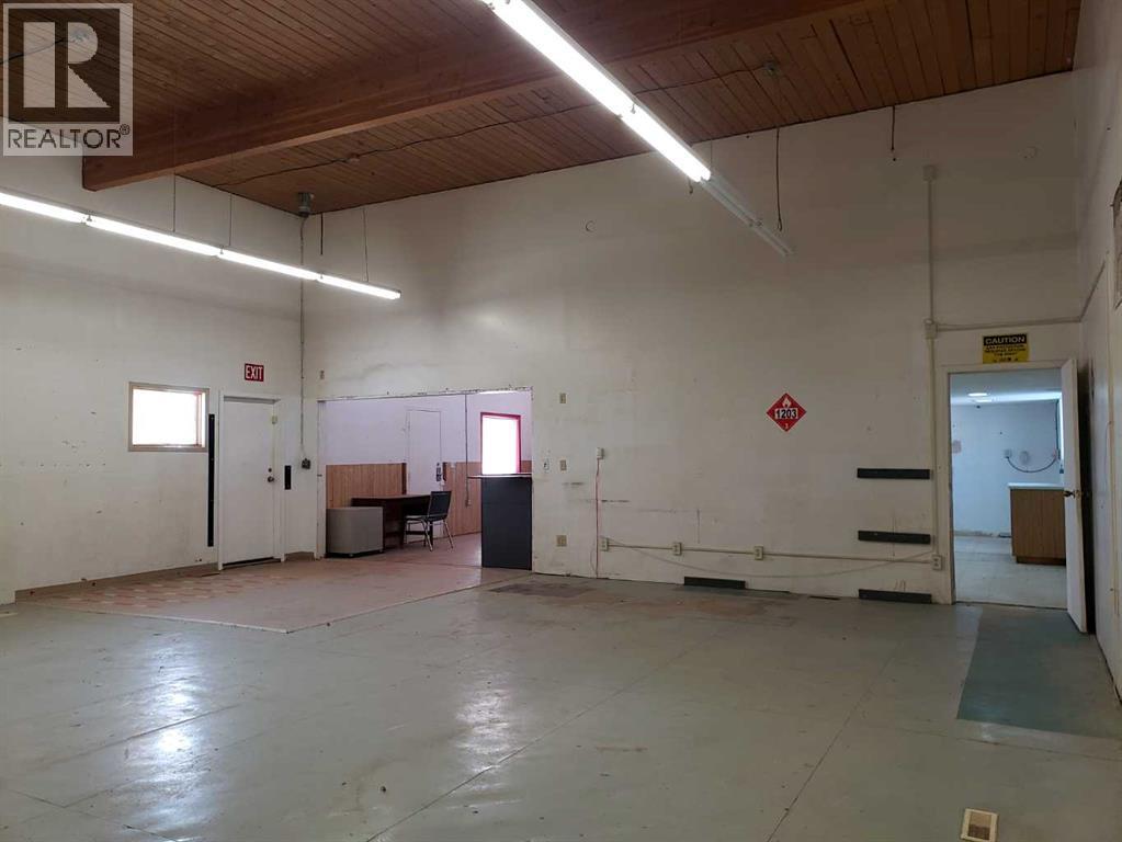 9510 90 Avenue Property Photo 10