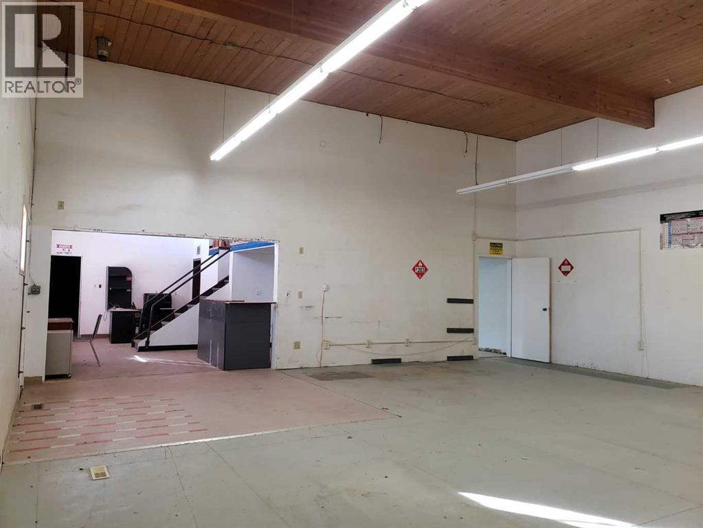 9510 90 Avenue Property Photo 11