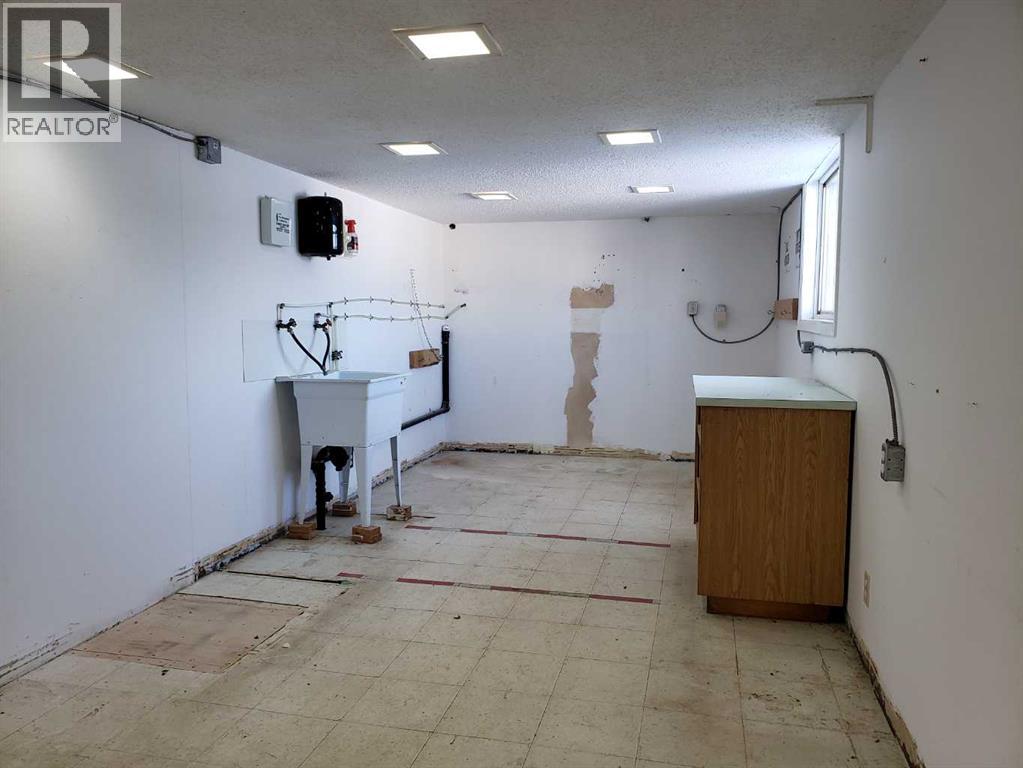 9510 90 Avenue Property Photo 16