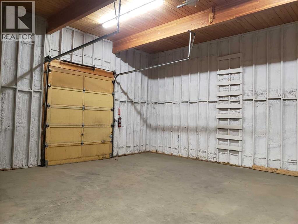 9510 90 Avenue Property Photo 29