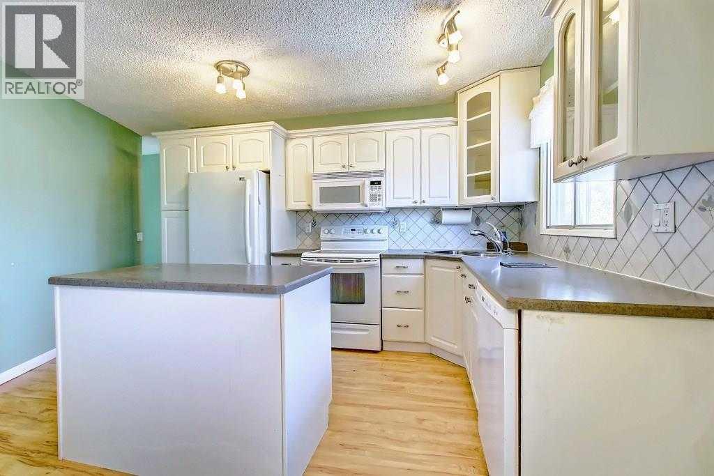5820 Rundlehorn Drive Ne Property Photo 6
