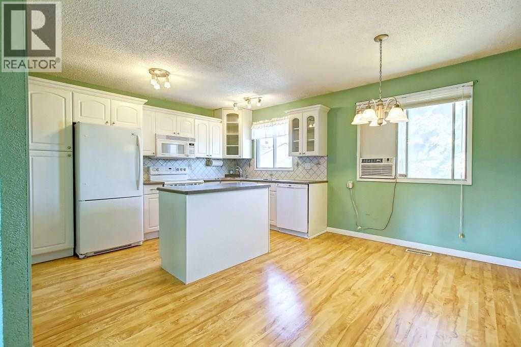 5820 Rundlehorn Drive Ne Property Photo 7