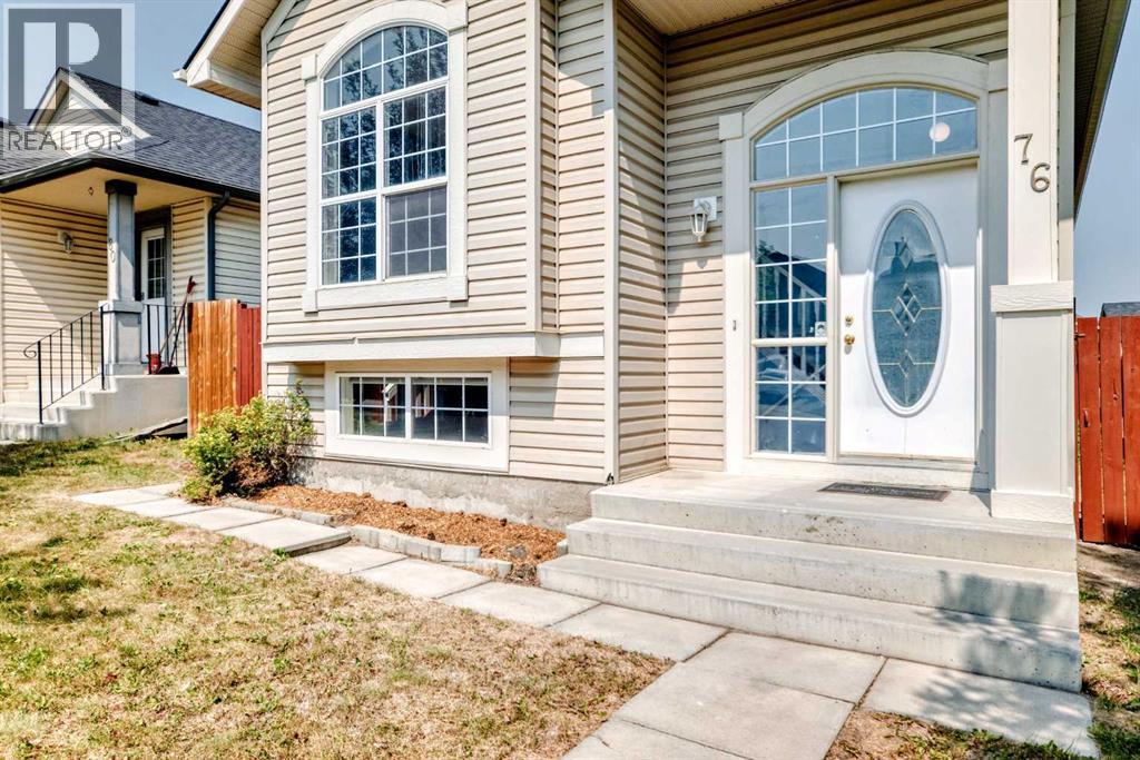 76 Coville Close Ne Property Photo 2