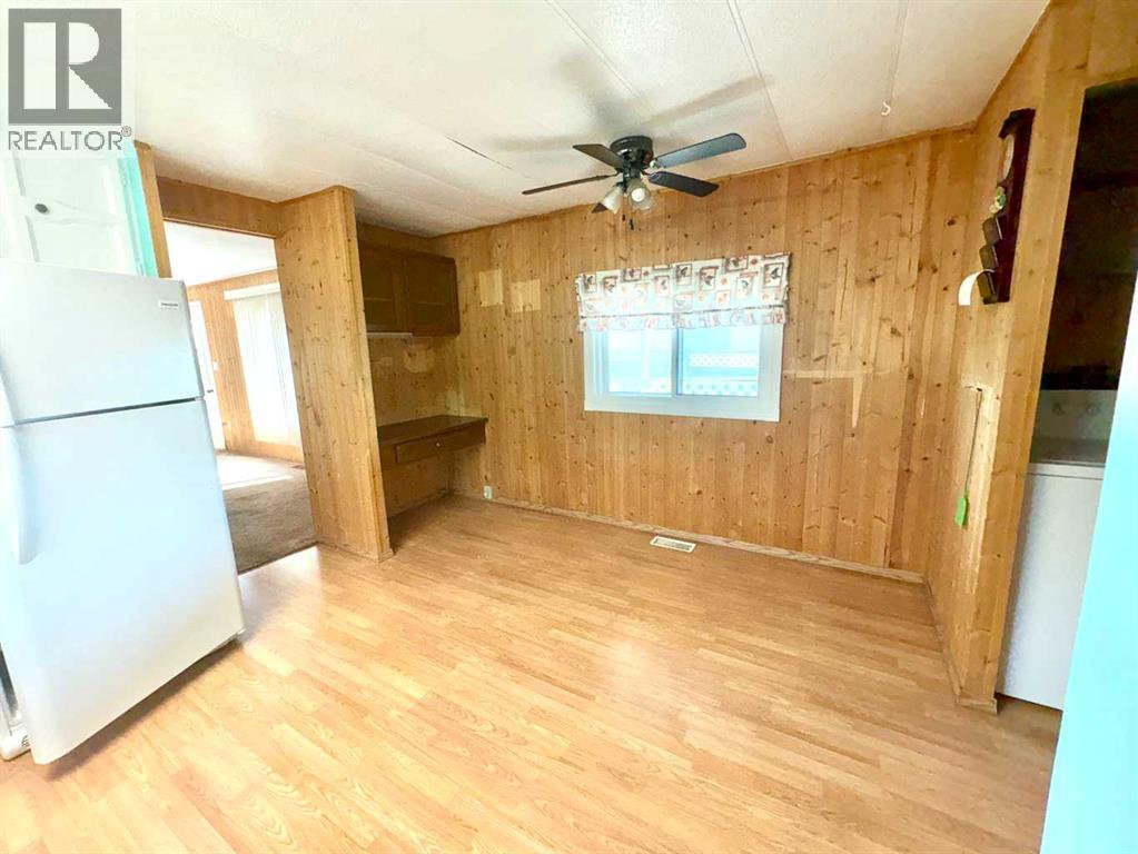 5122 46 Street Property Photo 12