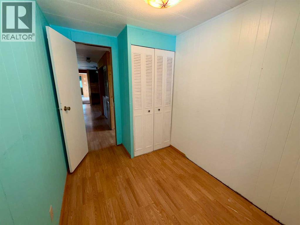 5122 46 Street Property Photo 18
